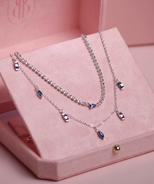 Alternative view of Azura